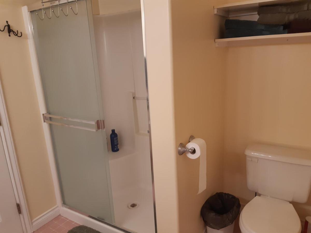 Lakeview House With 4 Rooms Kelowna Near Downtown & Knox Moutain Екстер'єр фото