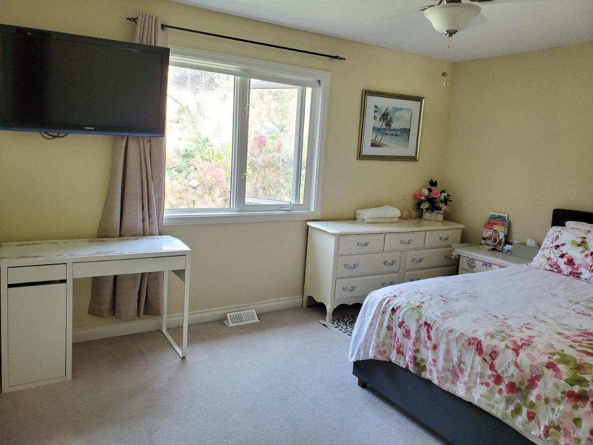 Lakeview House With 4 Rooms Kelowna Near Downtown & Knox Moutain Екстер'єр фото